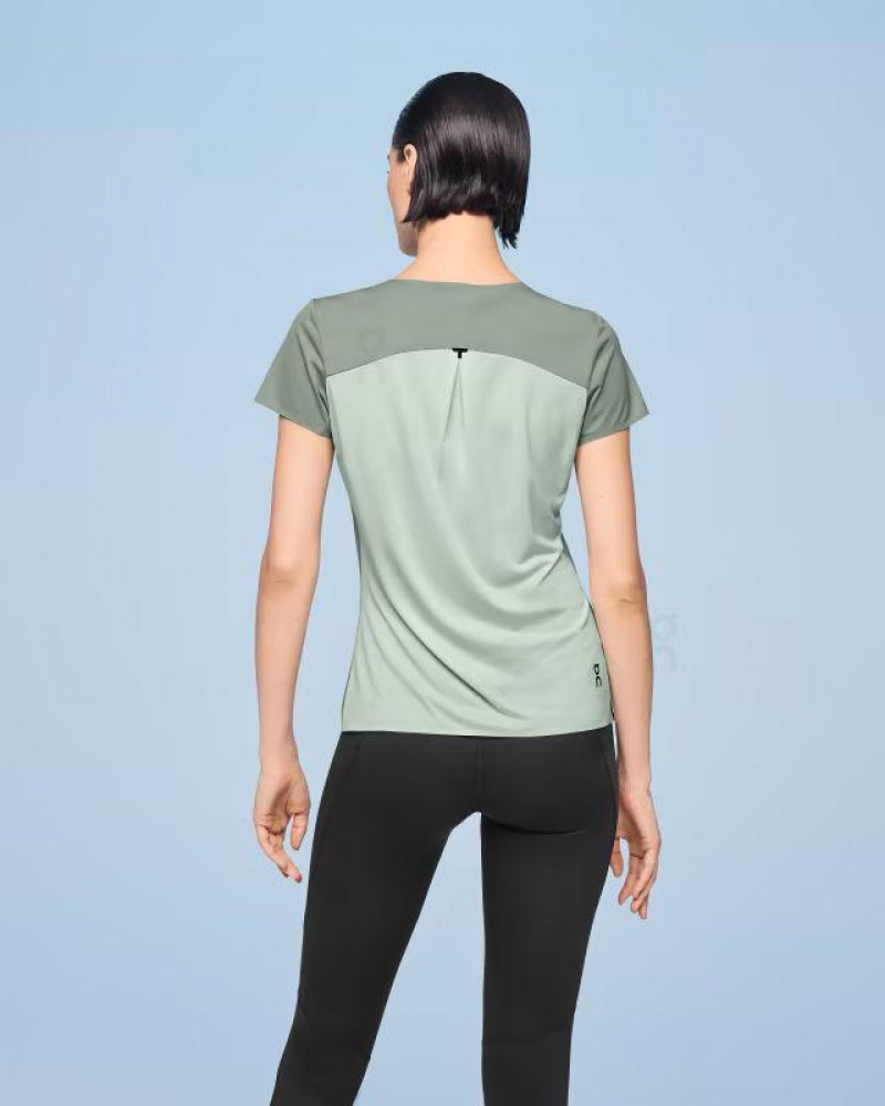 Camiseta On Cloud Performance-T Mujer Olive | UY_ON8127