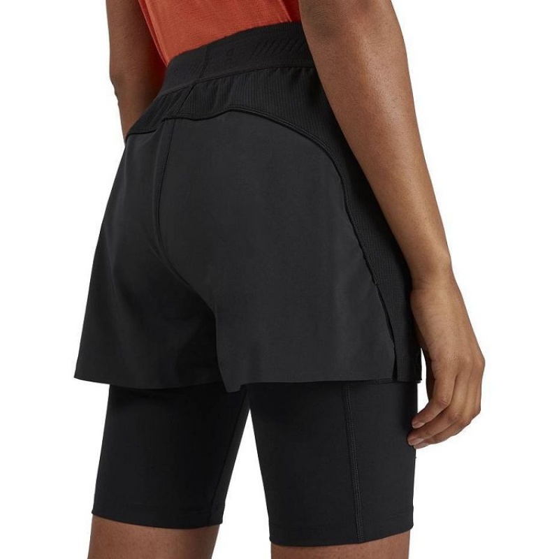 Short On Cloud Active Mujer Black | UY_ON8012