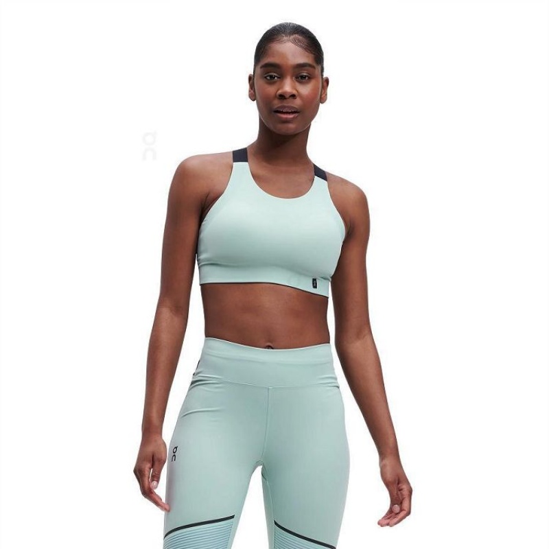 Top Deportivo On Cloud Performance Mujer Green | UY_ON8367